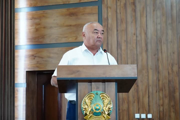 ҚАЗЫҒҰРТ: МӘЖІЛІСТЕ МАҢЫЗДЫ МӘСЕЛЕЛЕРДІҢ ОРЫНДАЛУ БАРЫСЫ ТАЛДАНДЫ