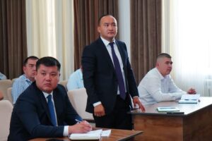 ҚАЗЫҒҰРТ: ТАЗАЛЫҚ ПЕН ТӘРТІП, ЖОЛ ҚАУІПСІЗДІГІ ЖӘНЕ МЕКТЕП ДАЙЫНДЫҒЫ – БАСТЫ НАЗАРДА